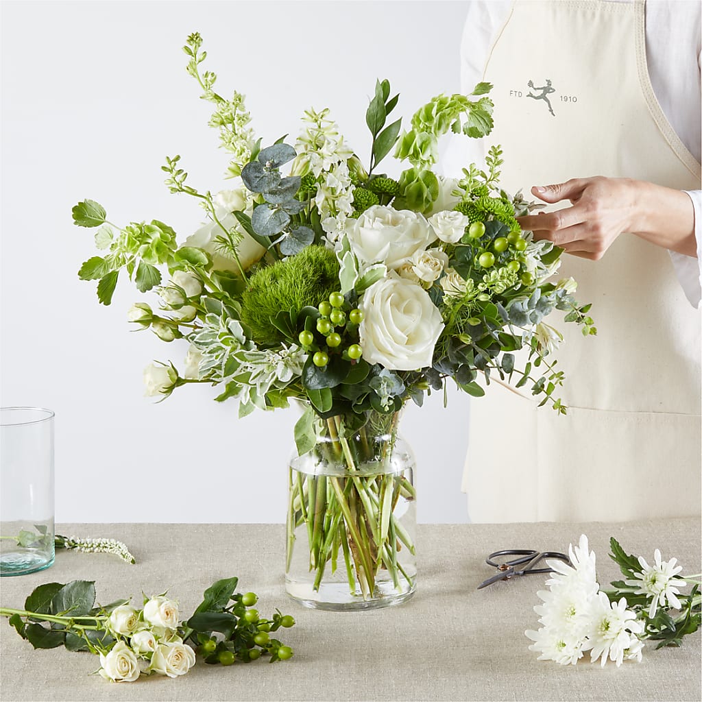 Irish Garden - A Florist Original – HOMETOWN TREASURES FLORAL & GIFTS, Morris OK