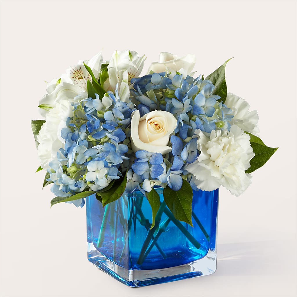 Soothing Waters Bouquet – HOMETOWN TREASURES FLORAL & GIFTS, Morris OK