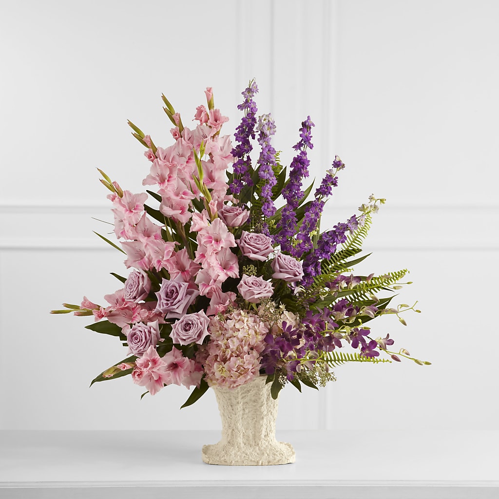 Flowing Garden Arrangement – HOMETOWN TREASURES FLORAL & GIFTS, Morris OK