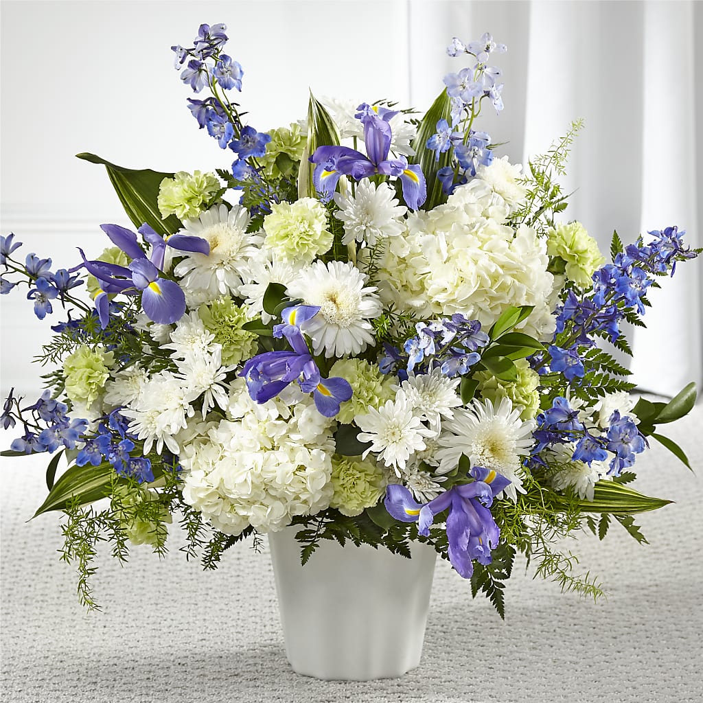 Soft Serenity Floor Basket – HOMETOWN TREASURES FLORAL & GIFTS, Morris OK
