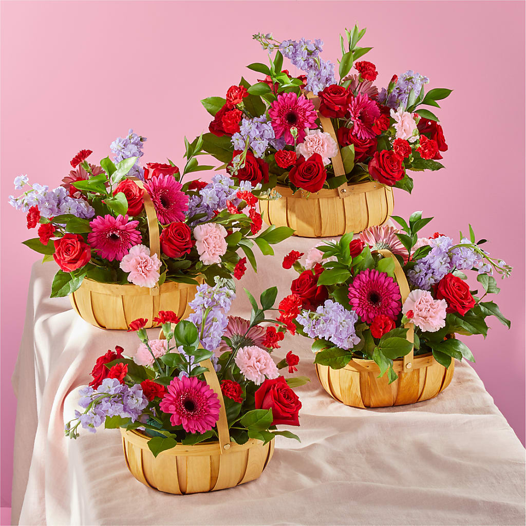 Pink Picnic Basket – HOMETOWN TREASURES FLORAL & GIFTS, Morris OK