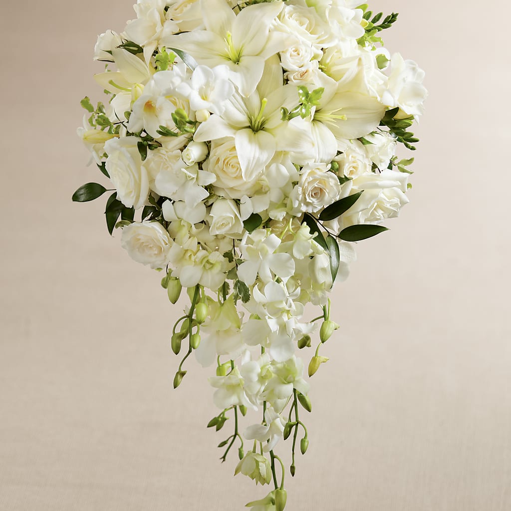White Wonders Bouquet – HOMETOWN TREASURES FLORAL & GIFTS, Morris OK