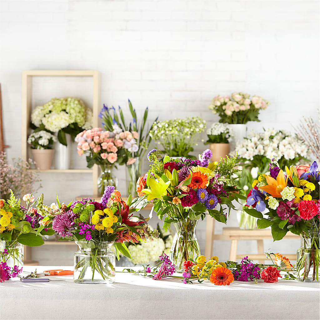 Bold & Bright – A Florist Original – HOMETOWN TREASURES FLORAL & GIFTS, Morris OK