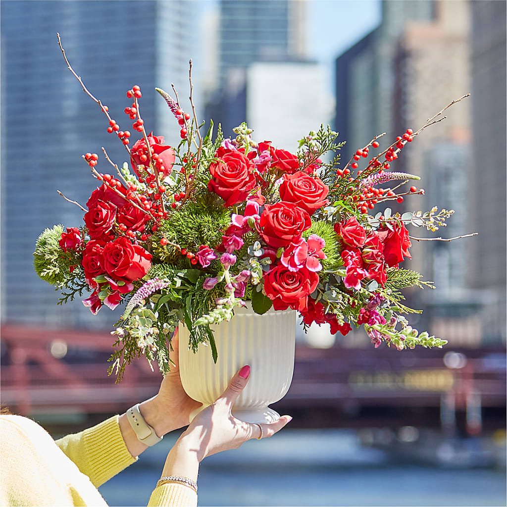 Big Red Bow Bouquet – HOMETOWN TREASURES FLORAL & GIFTS, Morris OK