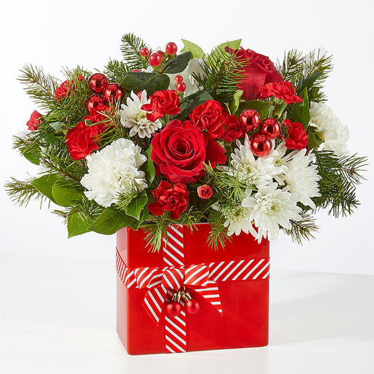 Presents Under the Tree Bouquet – HOMETOWN TREASURES FLORAL & GIFTS, Morris OK