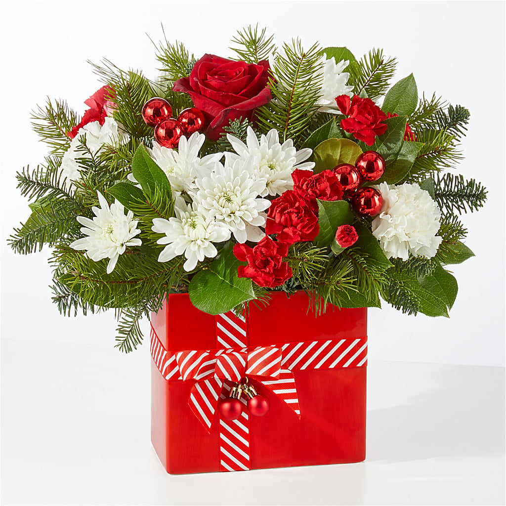 Presents Under the Tree Bouquet – HOMETOWN TREASURES FLORAL & GIFTS, Morris OK