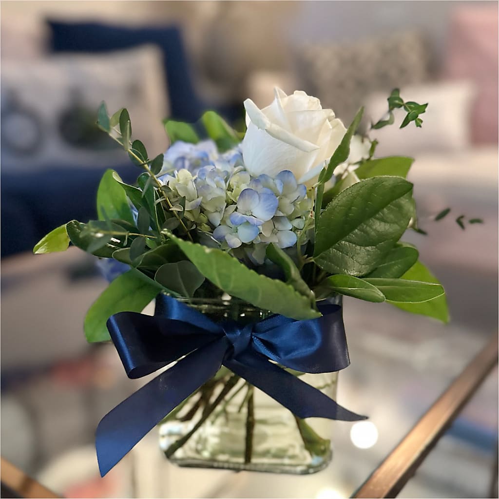 Sky Blue Delight Bouquet – HOMETOWN TREASURES FLORAL & GIFTS, Morris OK