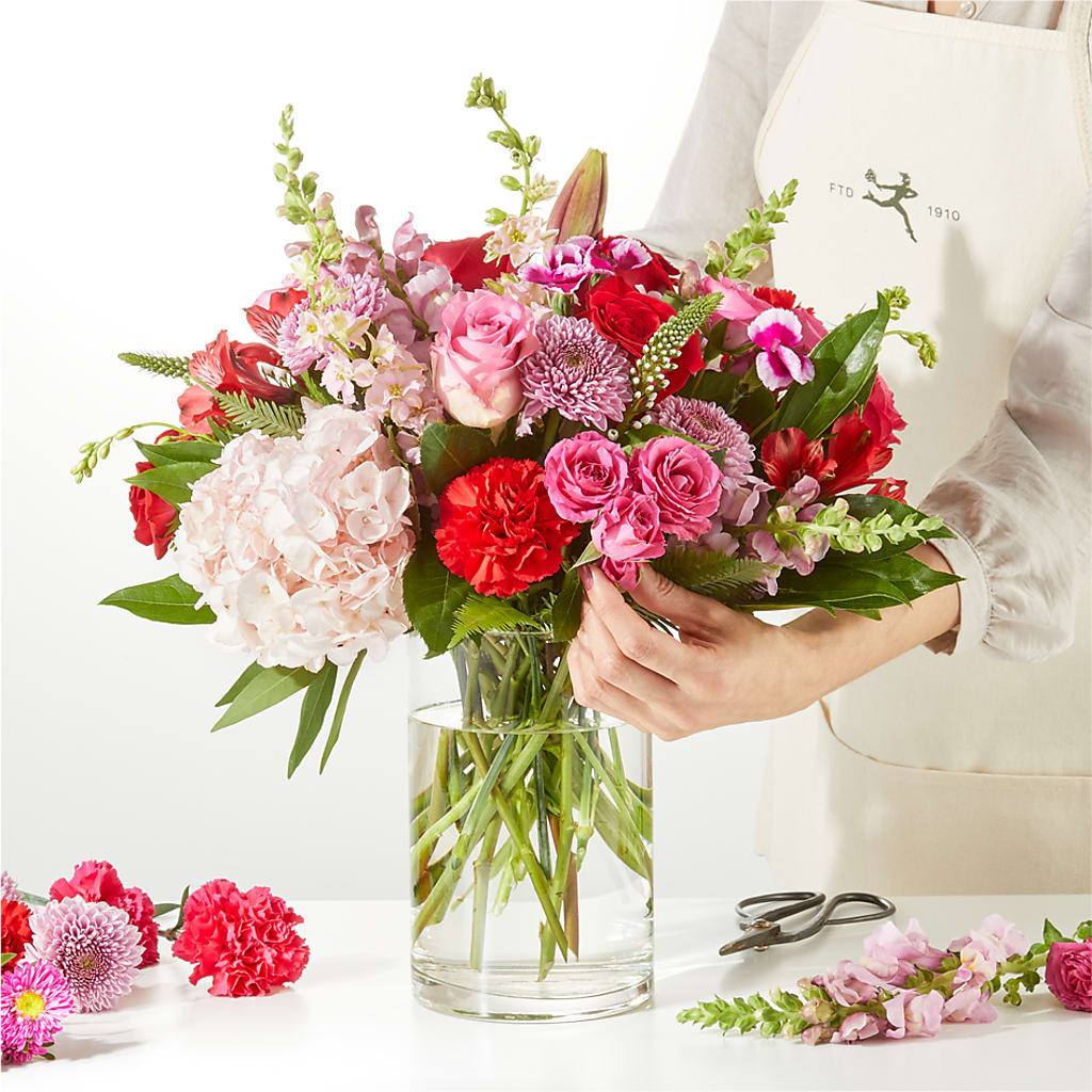 Swooning Over You - A Luxury Florist Original – HOMETOWN TREASURES FLORAL & GIFTS, Morris OK