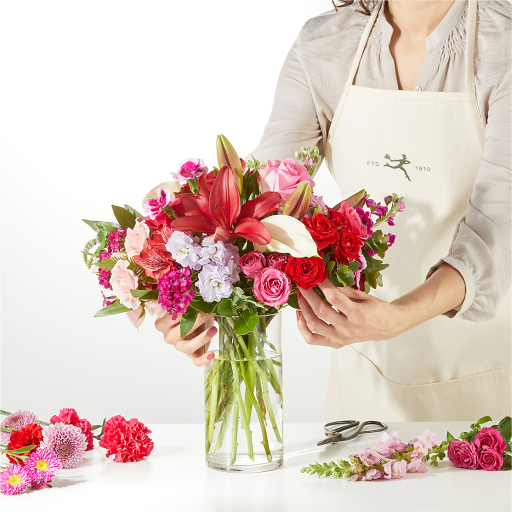 Swooning Over You - A Luxury Florist Original – HOMETOWN TREASURES FLORAL & GIFTS, Morris OK