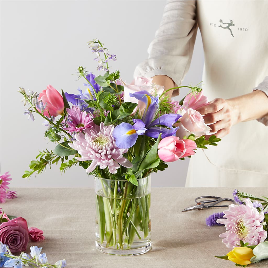 Pastel Tradition - A Florist Original – HOMETOWN TREASURES FLORAL & GIFTS, Morris OK