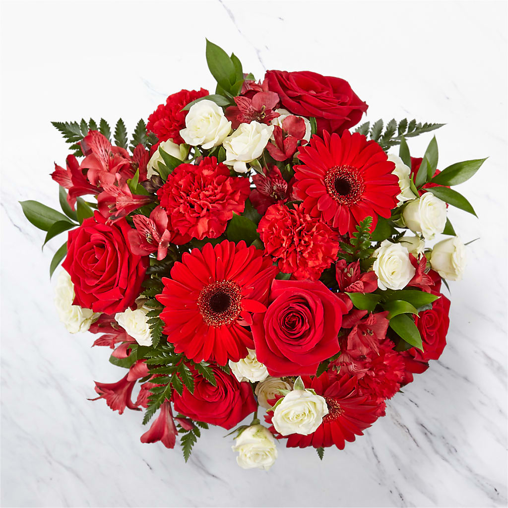 Hearts Embrace Bouquet – HOMETOWN TREASURES FLORAL & GIFTS, Morris OK