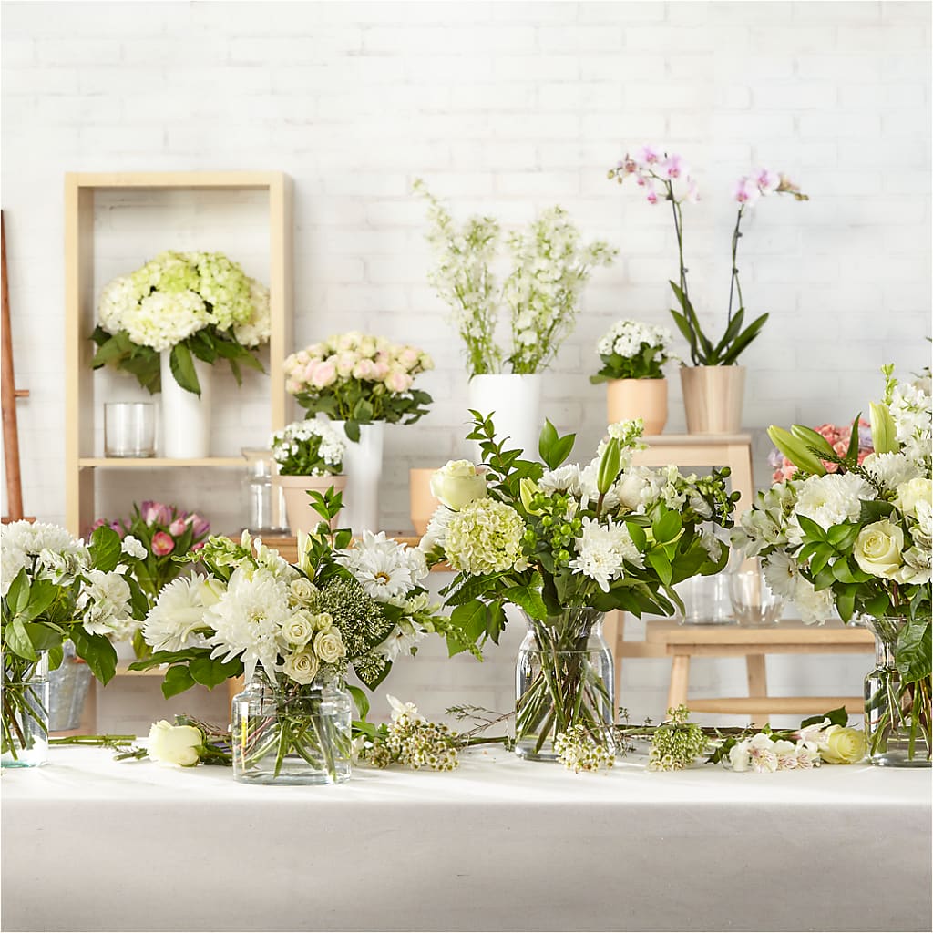 Classic Ivory – A Florist Original – HOMETOWN TREASURES FLORAL & GIFTS, Morris OK