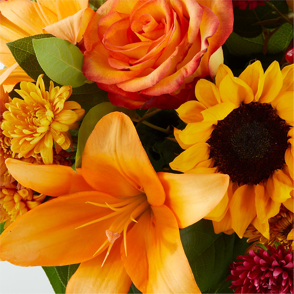 Grateful Centerpiece – HOMETOWN TREASURES FLORAL & GIFTS, Morris OK