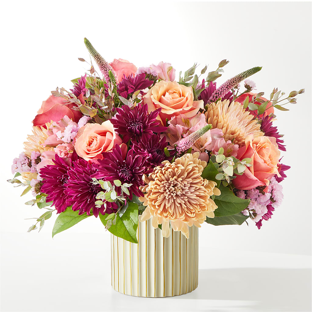 Berry Cobbler Bouquet with Ivory Vase – HOMETOWN TREASURES FLORAL & GIFTS, Morris OK