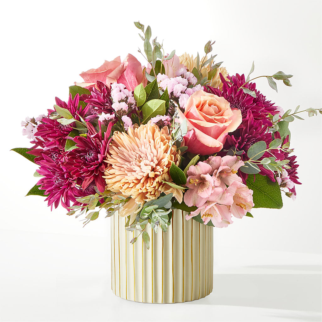 Berry Cobbler Bouquet with Ivory Vase – HOMETOWN TREASURES FLORAL & GIFTS, Morris OK