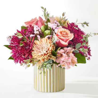 Berry Cobbler Bouquet with Ivory Vase – HOMETOWN TREASURES FLORAL & GIFTS, Morris OK