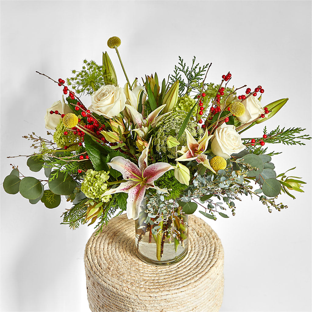 Berry & Bright Bouquet – HOMETOWN TREASURES FLORAL & GIFTS, Morris OK