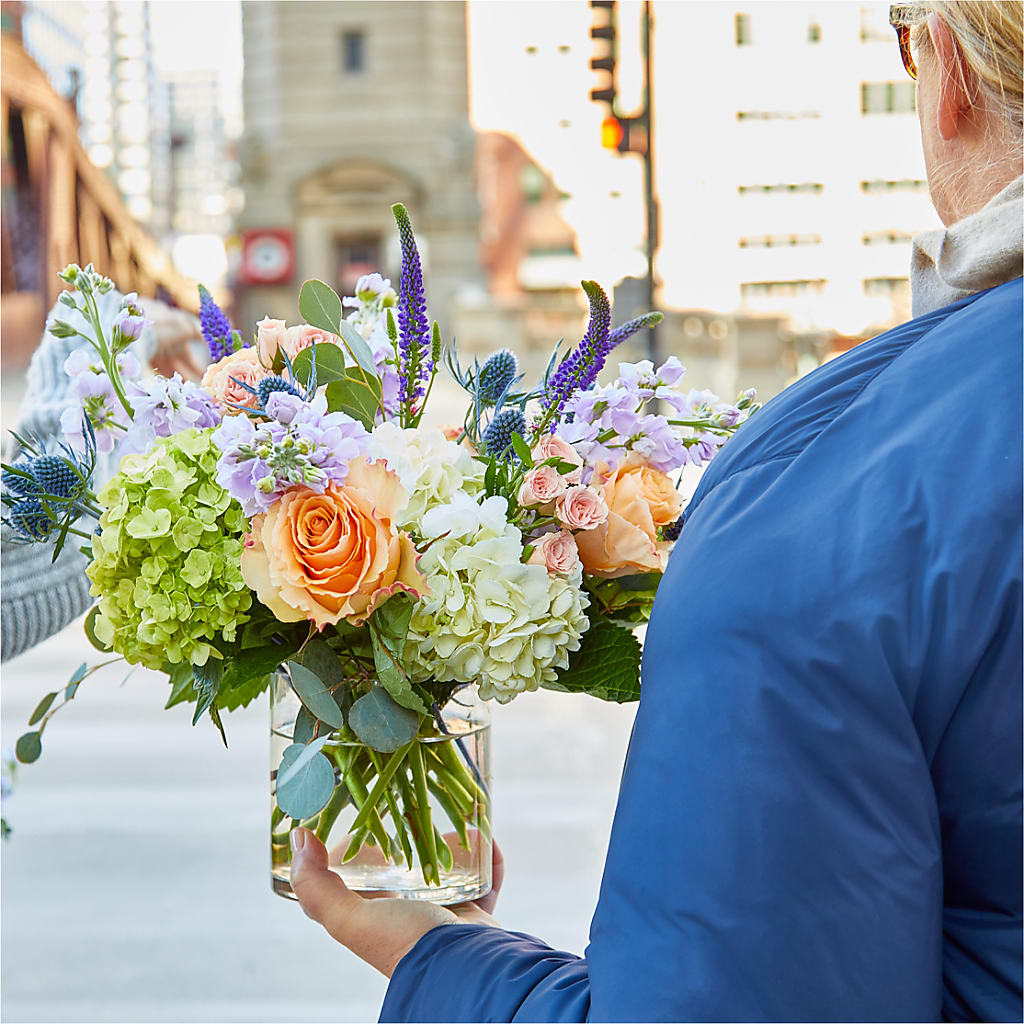 Porch Swing Bouquet – HOMETOWN TREASURES FLORAL & GIFTS, Morris OK