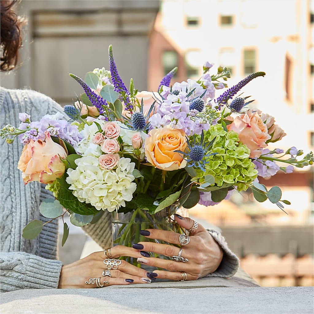 Porch Swing Bouquet – HOMETOWN TREASURES FLORAL & GIFTS, Morris OK