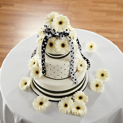 Simple Sophistication Cake Décor – HOMETOWN TREASURES FLORAL & GIFTS, Morris OK