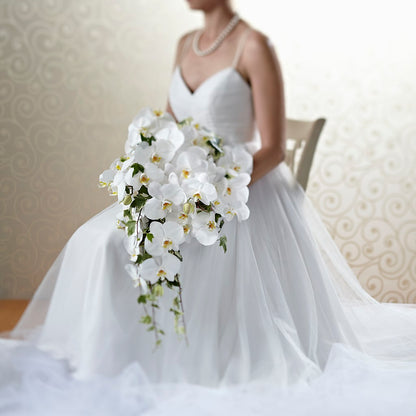 Classic White Bouquet – HOMETOWN TREASURES FLORAL & GIFTS, Morris OK