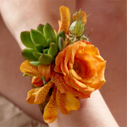 Irresistible Love Wrist Corsage – HOMETOWN TREASURES FLORAL & GIFTS, Morris OK