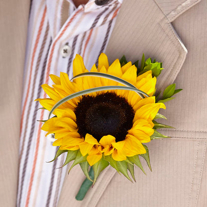 Free Spirit Boutonniere – HOMETOWN TREASURES FLORAL & GIFTS, Morris OK